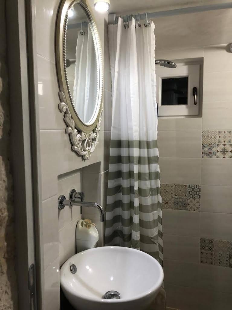 Trullo Dell' Edera Con Piscina Privata Apartman Alberobello Kültér fotó